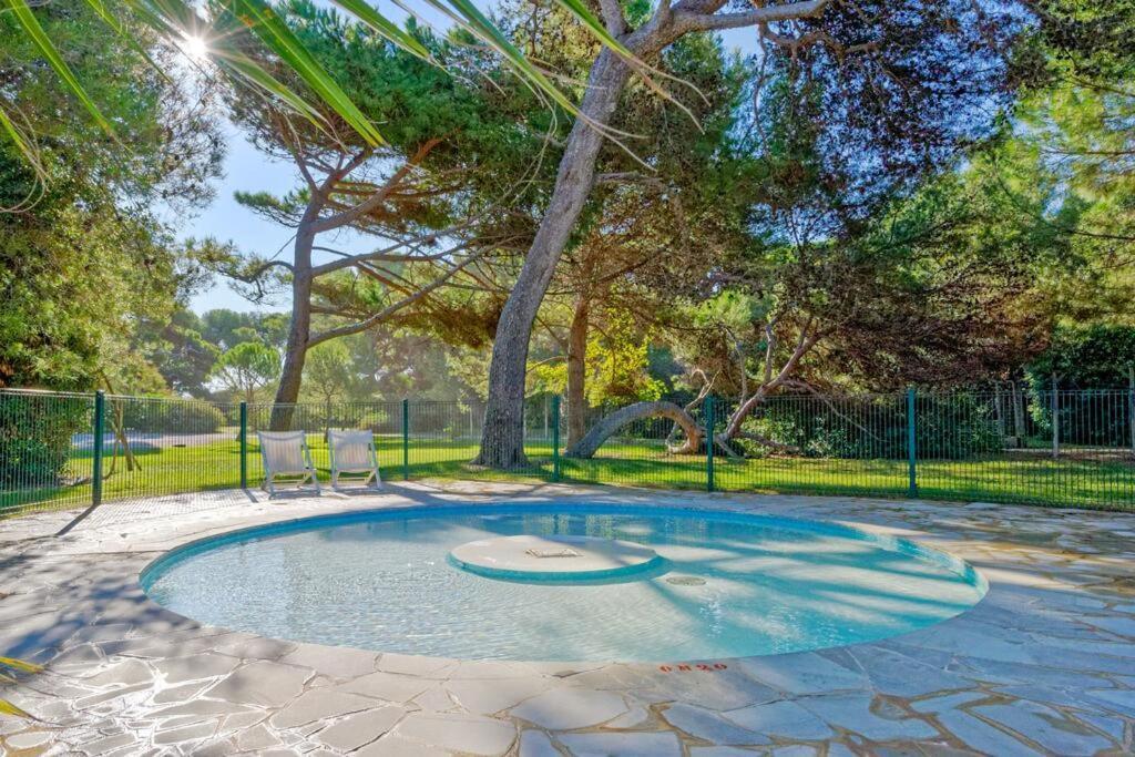 La Badine 5P Plage Piscine Clim Jacuzzi Parc Luxuriant Hyères Exteriér fotografie